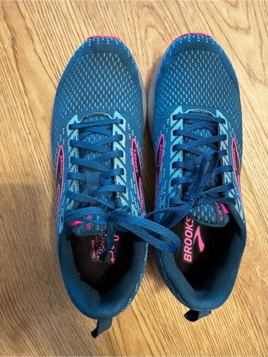 Brooks Shoes - Like New Brooks Women's Teal and Pink Levitate Running Sneakers